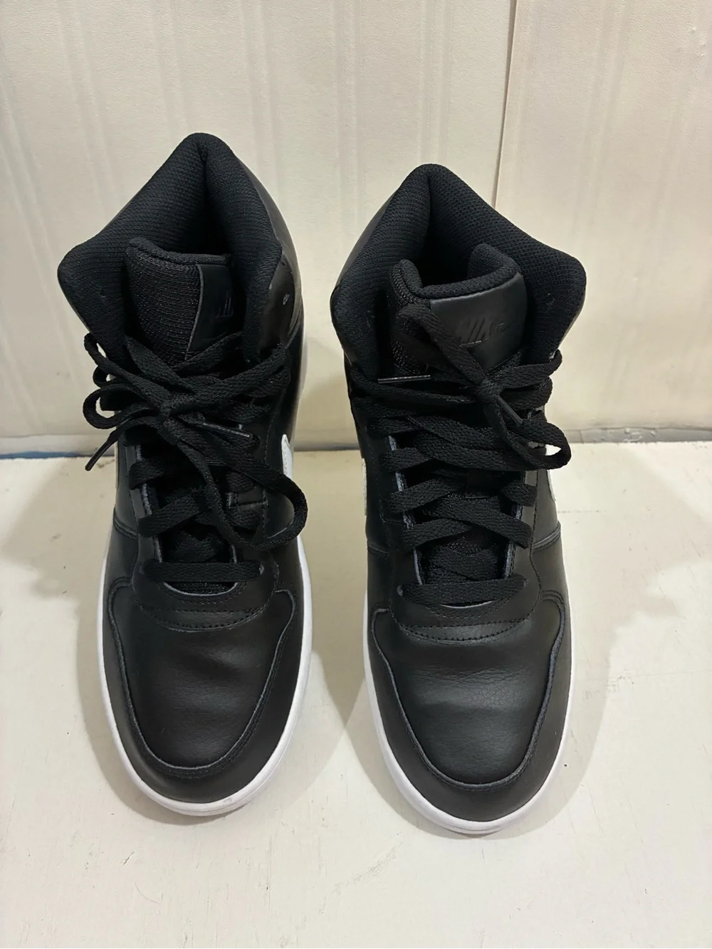 Nike sleek high